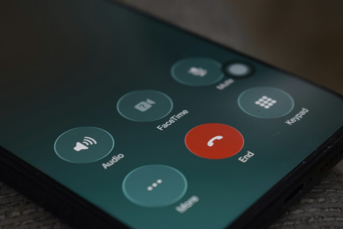 Phone showing incoming customer call notification